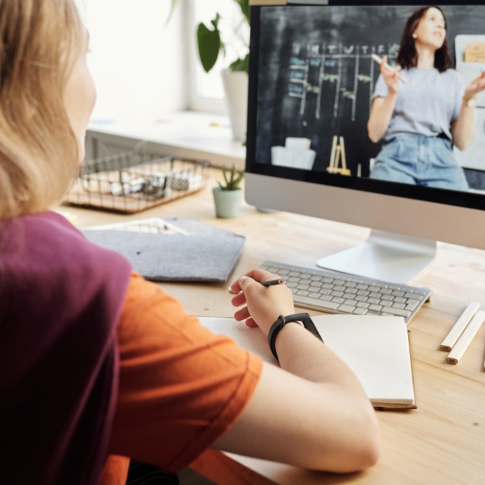 Comment améliorer la collaboration et le flux de travail des équipes à distance? Comment améliorer la collaboration et le flux de travail des équipes à distance?